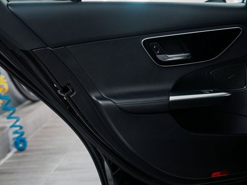 Used 2022 Mercedes-Benz C 300 4MATIC Sedan image 14