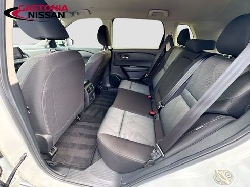Used 2024 Nissan Rogue SV AWD/4WD image 30