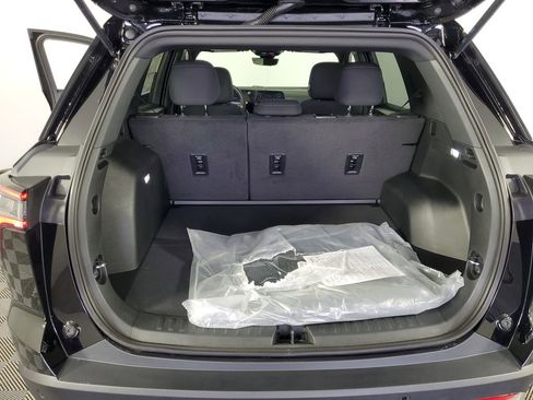 New 2026 Chevrolet Equinox LT w/ Safety and Technology Package FWD image 31