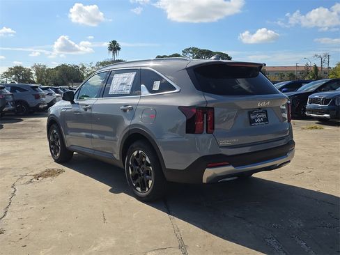 New 2026 Kia Sorento S image 6
