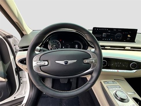 Used 2024 Genesis GV70 2.5T w/ Select Package image 11