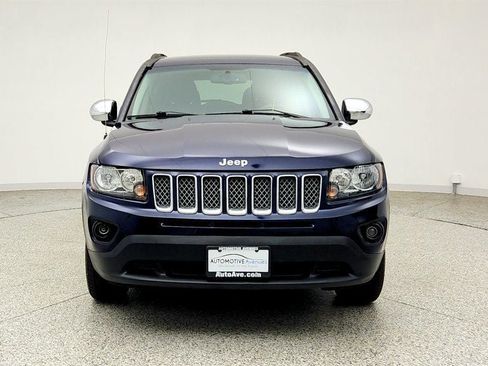 Used 2017 Jeep Compass Latitude FWD image 2