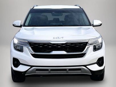 Used 2023 Kia Seltos S w/ Navigation Package