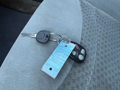 Used 2004 Saturn ION Level 3 image 24