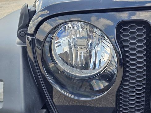 Used 2023 Jeep Wrangler Sport AWD/4WD image 5