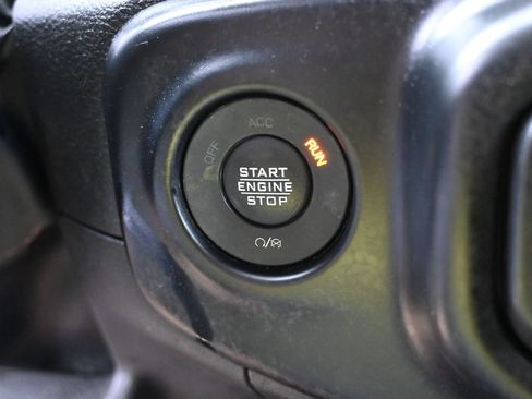 Used 2022 Jeep Wrangler Unlimited Sahara AWD/4WD image 23