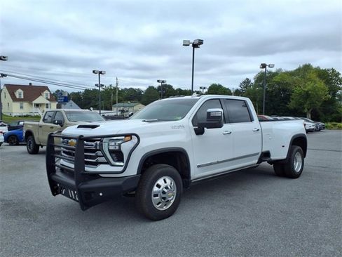 Used 2025 Chevrolet Silverado 3500 High Country w/ High Country Premium Package image 1