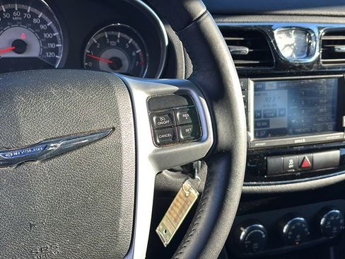 Used 2012 Chrysler 200 Touring image 18