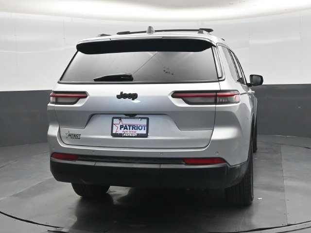Used 2025 Jeep Grand Cherokee L Altitude RWD image 2