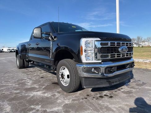 Used 2025 Ford F350 XLT image 1