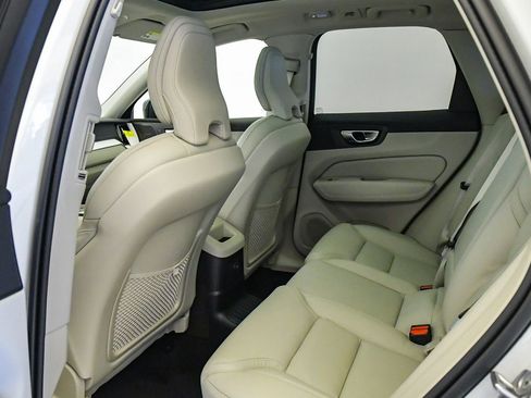 New 2026 Volvo XC60 T8 Ultra w/ Protection Package Premier AWD/4WD image 19
