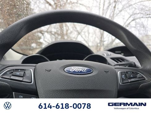 Used 2017 Ford Escape SE image 25