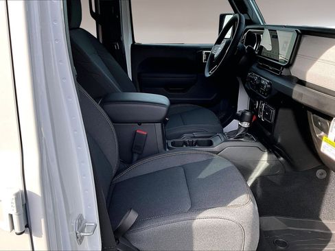 New 2025 Jeep Gladiator Sport AWD/4WD image 25
