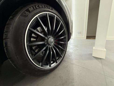 Used 2019 Mercedes-Benz AMG GT 63 image 5