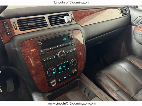 Used 2011 Chevrolet Suburban LT w/ Luxury Package AWD/4WD image 27