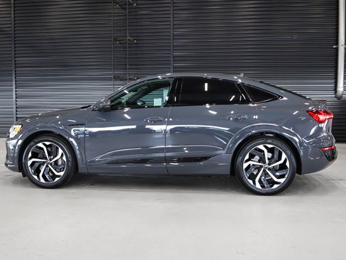 Used 2024 Audi Q8 e-tron Premium Plus image 14