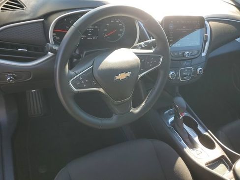 Used 2024 Chevrolet Malibu RS FWD image 17
