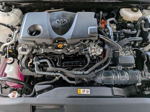 Used 2025 Toyota Camry LE image 32