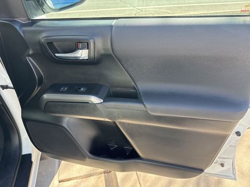 Used 2021 Toyota Tacoma TRD Off-Road w/ Technology Package image 38