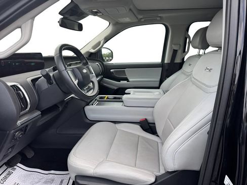 Certified 2025 Ford Expedition Max Platinum w/ Driver's Package AWD/4WD image 13
