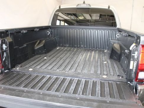 Used 2022 Toyota Tacoma SR5 RWD image 18