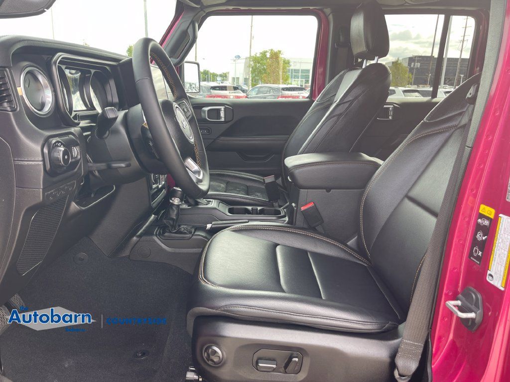 Used 2024 Jeep Wrangler Unlimited Sahara w/ Technology Group AWD/4WD image 9