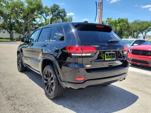 Used 2020 Jeep Grand Cherokee Altitude AWD/4WD image 7