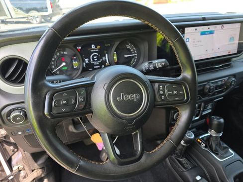 Used 2024 Jeep Wrangler Unlimited AWD/4WD image 5