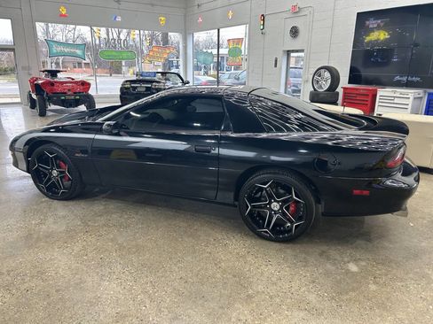 Used 1995 Chevrolet Camaro Z28 image 4