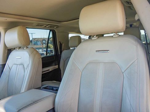 Used 2019 Ford Expedition Max Platinum image 11