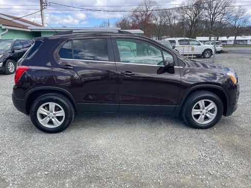 Used 2015 Chevrolet Trax LT w/ LT Plus Package AWD/4WD image 9