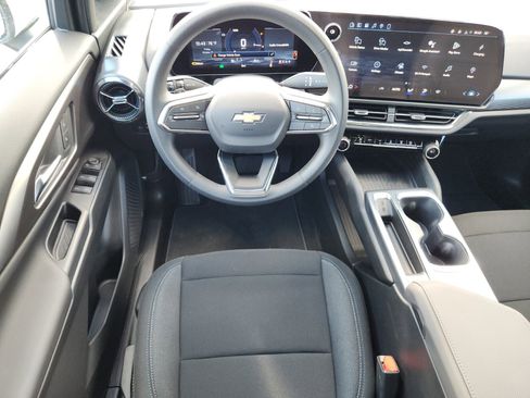 New 2026 Chevrolet Equinox EV LT image 9