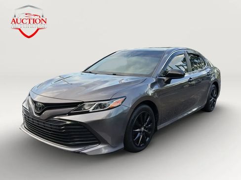 Used 2019 Toyota Camry LE FWD image 1