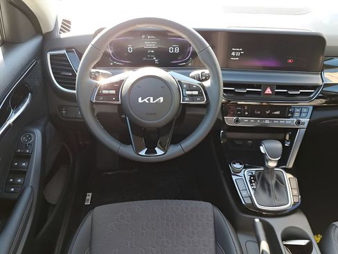 Used 2026 Kia Seltos S FWD image 16