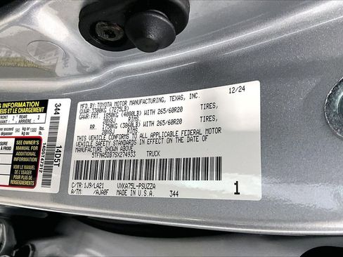 Used 2025 Toyota Tundra Platinum AWD/4WD image 33