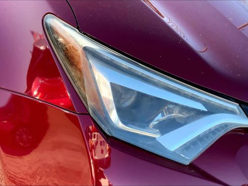 Used 2018 Toyota RAV4 Limited image 28