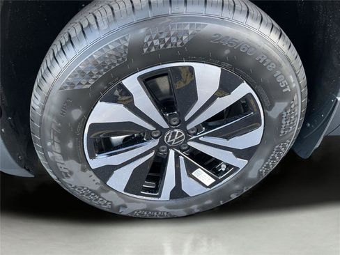 New 2026 Volkswagen Atlas SE image 10