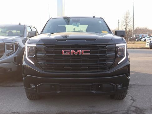 Used 2025 GMC Sierra 1500 Elevation image 2
