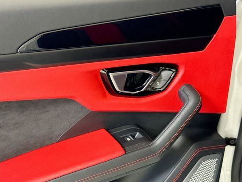 Used 2021 Lamborghini Urus image 26