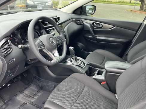 Used 2020 Nissan Rogue Sport S FWD image 9