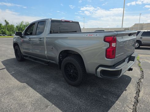 Used 2023 Chevrolet Silverado 1500 LT AWD/4WD image 5