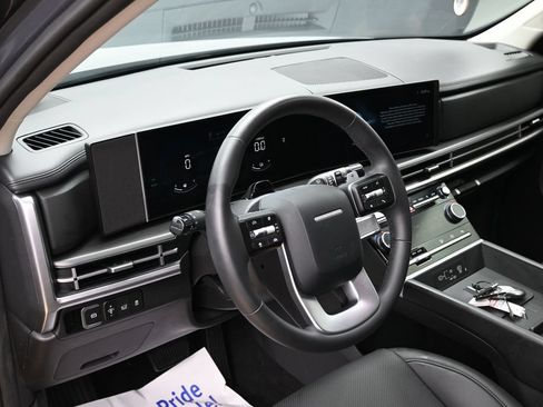 Used 2025 Hyundai Santa Fe SEL FWD image 17