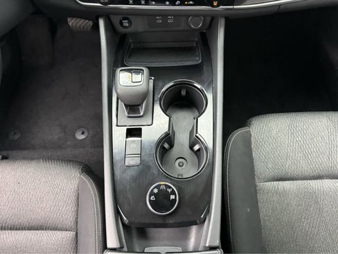 Used 2025 Nissan Rogue SV AWD/4WD image 28