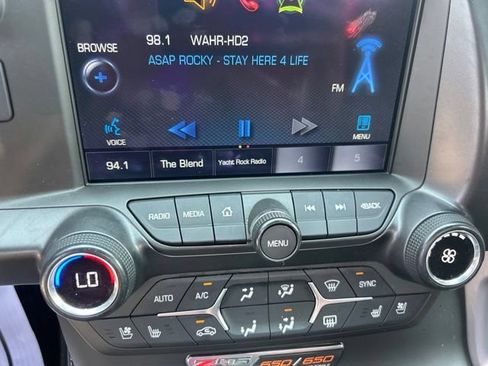 Used 2015 Chevrolet Corvette Z06 w/ 3LZ Preferred Equipment Group RWD image 26
