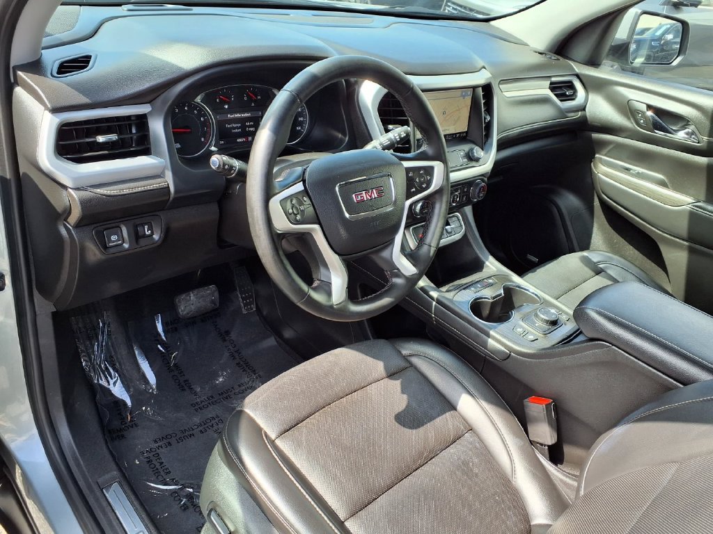 Used 2023 GMC Acadia SLT AWD/4WD image 4
