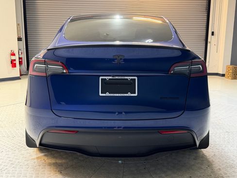 Used 2023 Tesla Model Y Performance AWD/4WD image 10