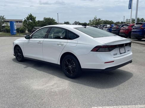 Used 2025 Honda Accord SE image 4