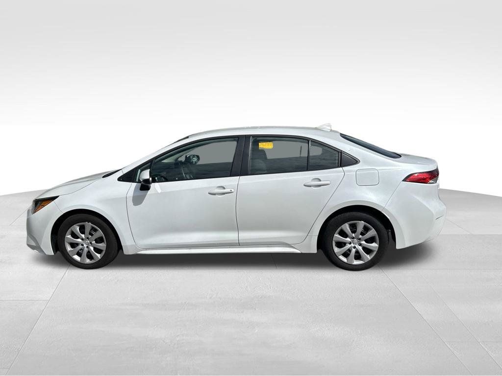 Certified 2025 Toyota Corolla LE FWD image 2