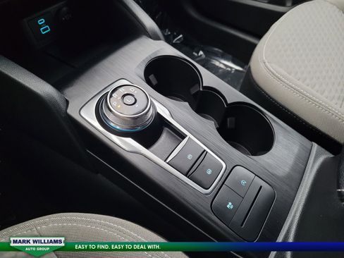 Used 2022 Ford Escape SE w/ SE Sport Appearance Package image 27