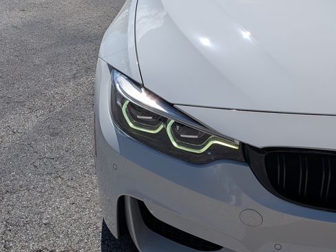 Used 2018 BMW M4 Convertible RWD image 10